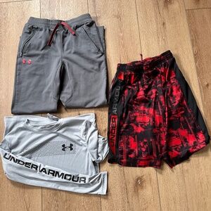 Youth M Under Armour Clothing